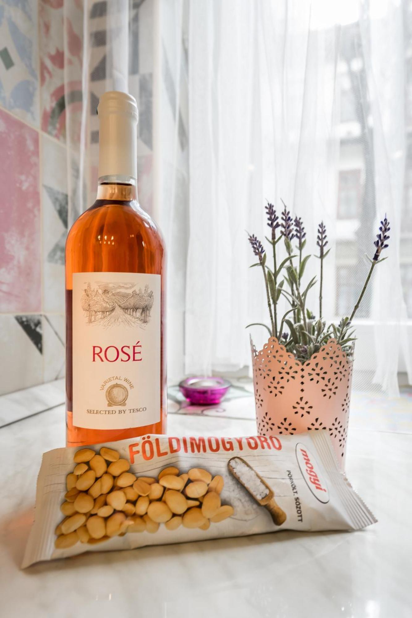 Bpr Stylish Mosaic Home With Terrace Budapest Exteriör bild