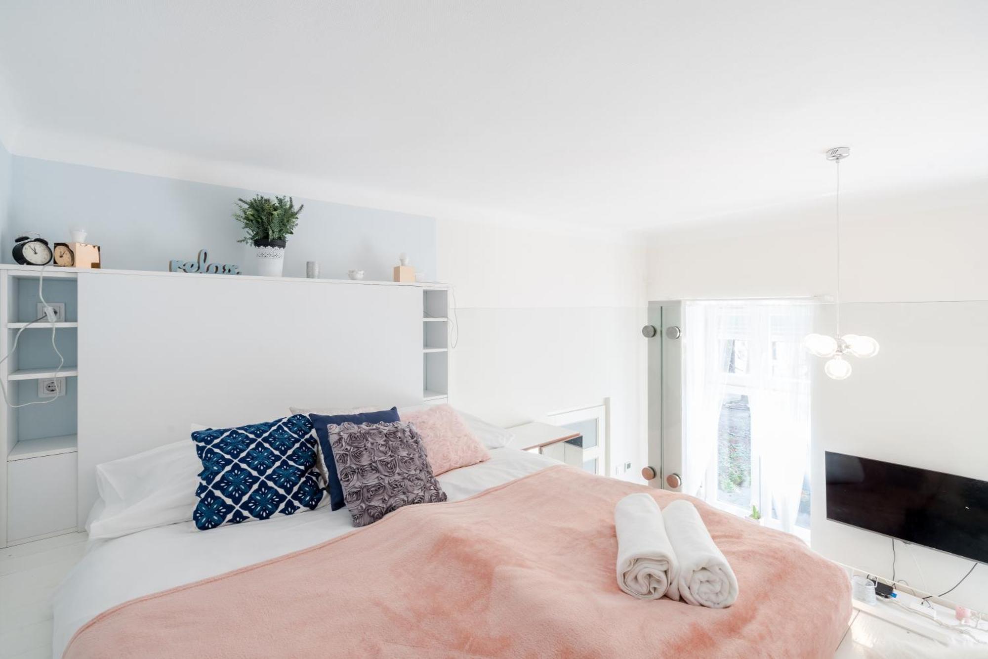 Bpr Stylish Mosaic Home With Terrace Budapest Exteriör bild